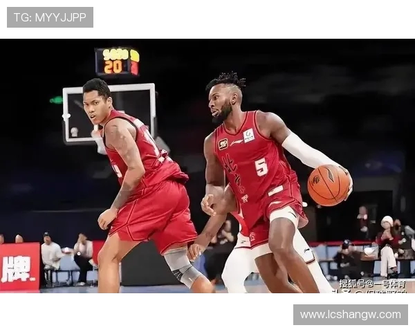 杰曼半场9中4砍14分领衔全队表现抢眼带动攻防节奏助力球队争胜关键比赛