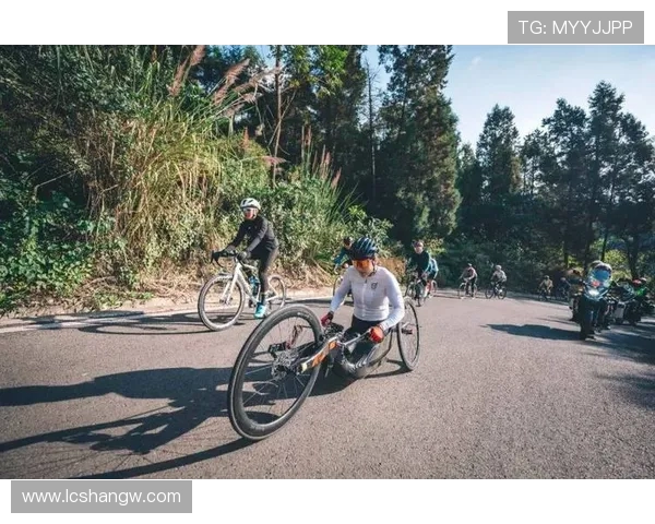 自行车选手赛后的灵魂觉醒